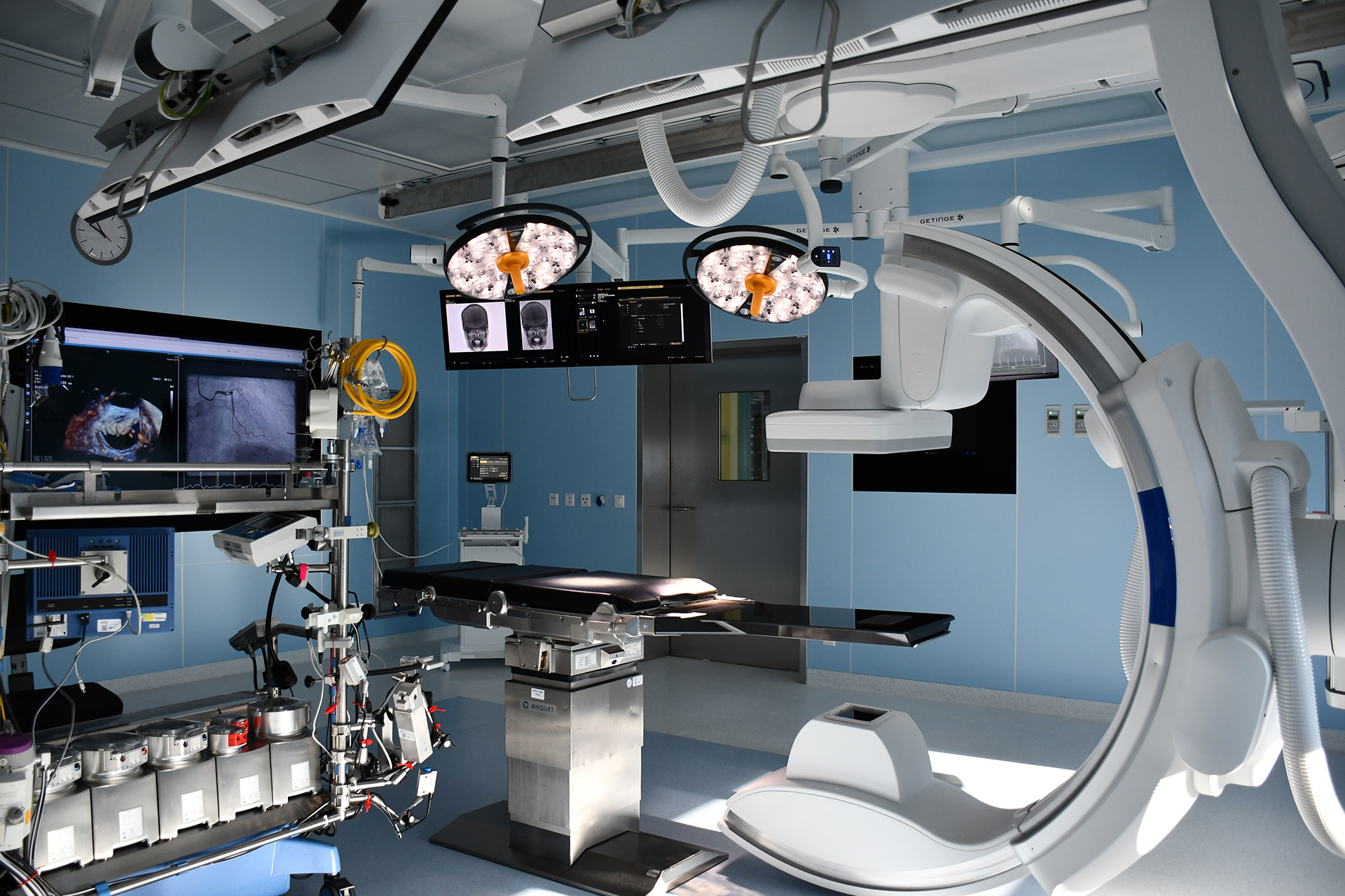 Hybrid operating room : Istituto Cardiocentro Ticino